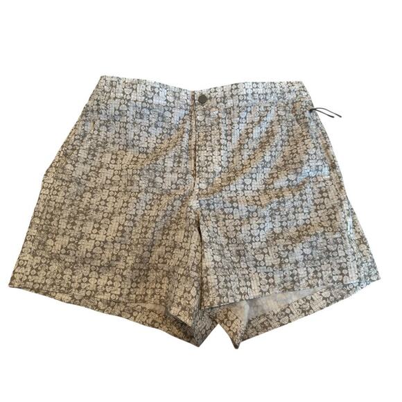 VRST Men's White/Silver Stamped Geo 5" Resort Short Print Size M - Picture 2 of 6